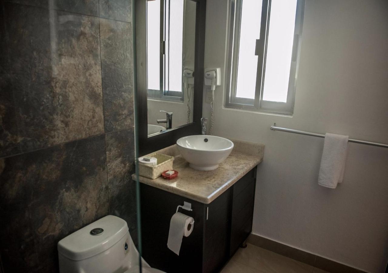 Sunrise 42 Suites By Holiday In Playa ปลายาเดลการ์เมน ภายนอก รูปภาพ
