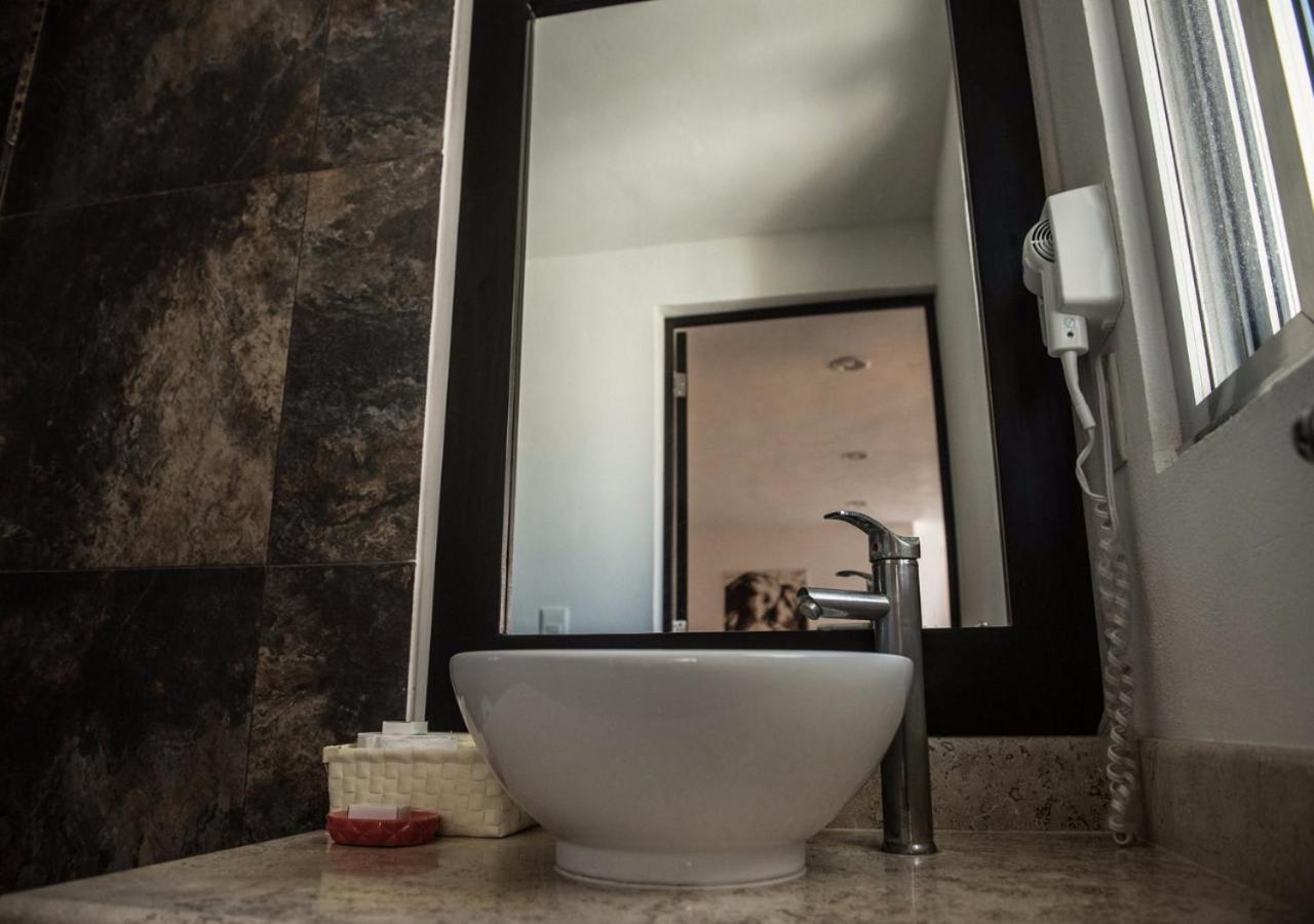 Sunrise 42 Suites By Holiday In Playa ปลายาเดลการ์เมน ภายนอก รูปภาพ